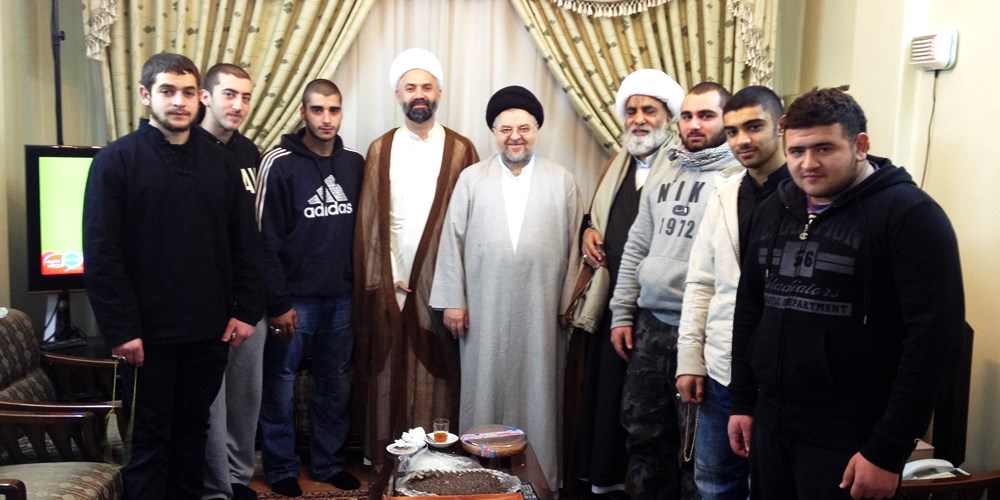 Sheikh-with-Sayed-Jawad-al-Shahrestani-and-some-Australian-youth